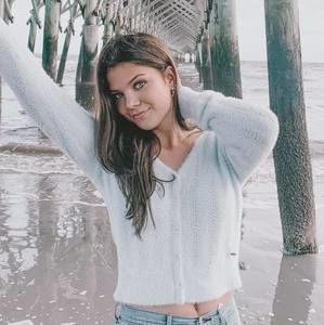 Meet your Posher, Elizabeth